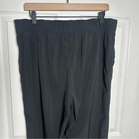 T by Talbots Black Capri Pants Relaxed Fit - Picture 10 of 12